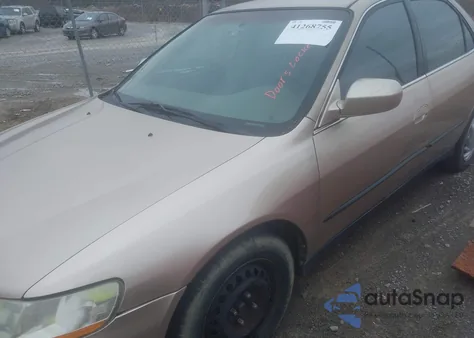 2000 Honda Accord Lx z USA, uszkodzony, nr VIN 1HGCG5644YA117216